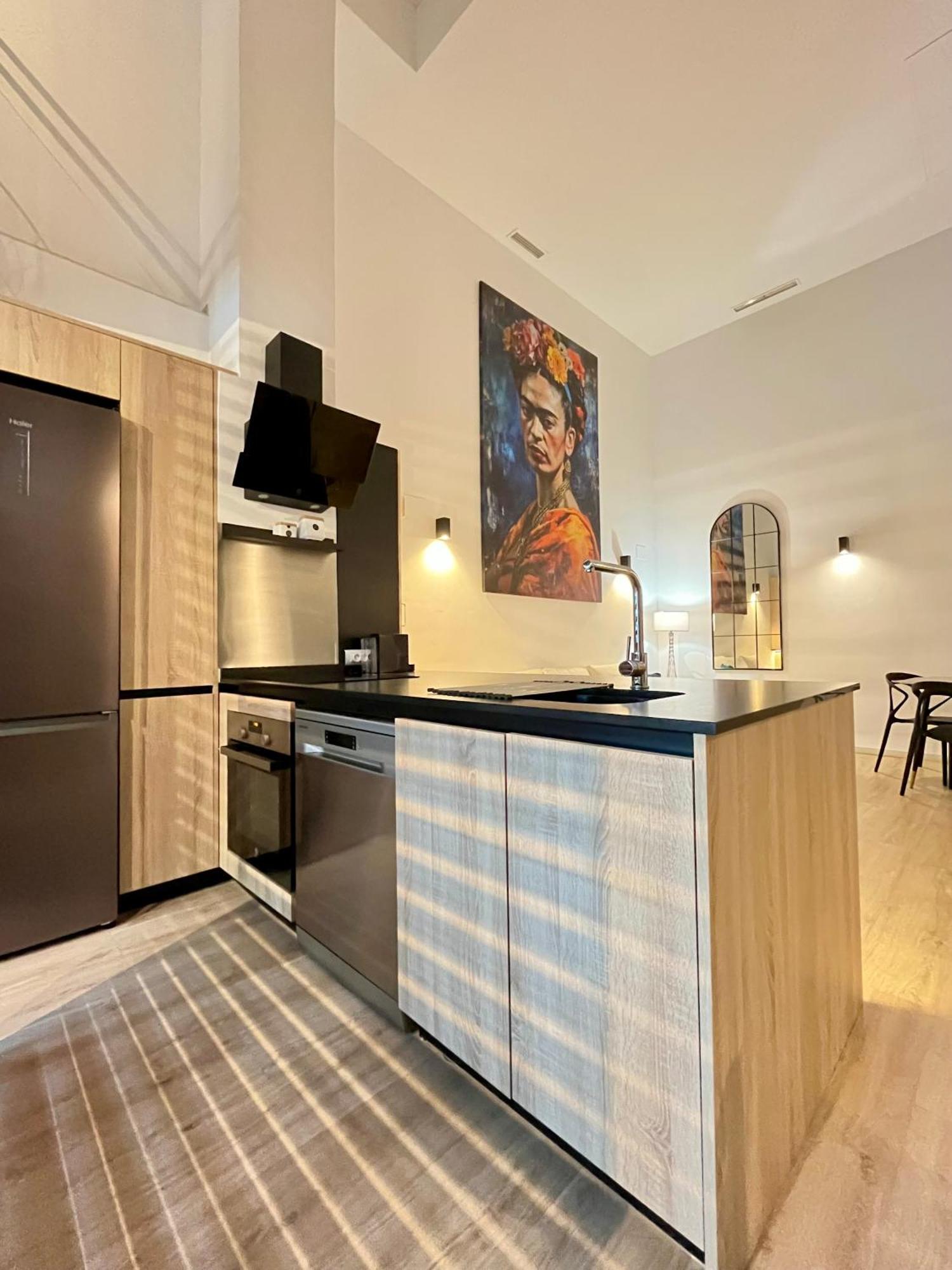 Werentvlc - Amazing Duplex Loft 2 Bdrm Apartment