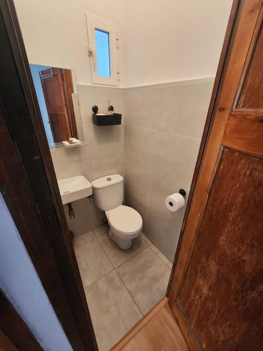 Apartamento Amplio, Luminoso Y Bien Ubicado *