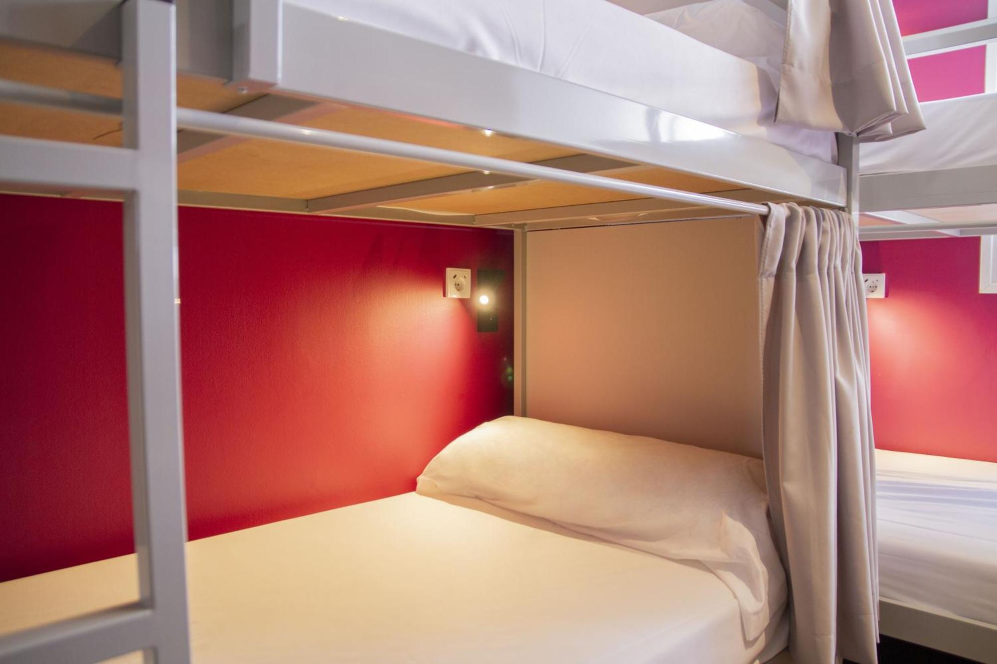 Center Youth Hostal