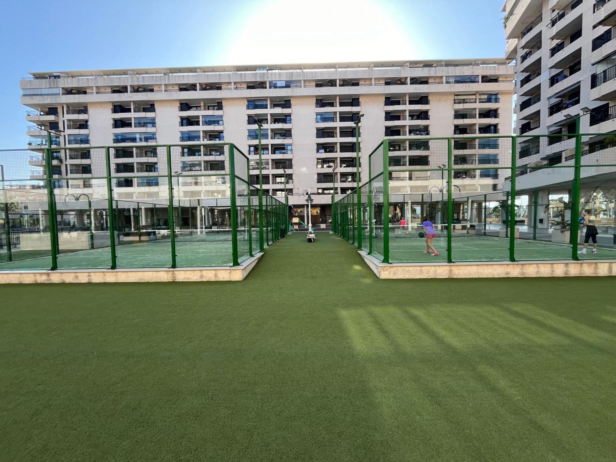 Beachfront 22 *