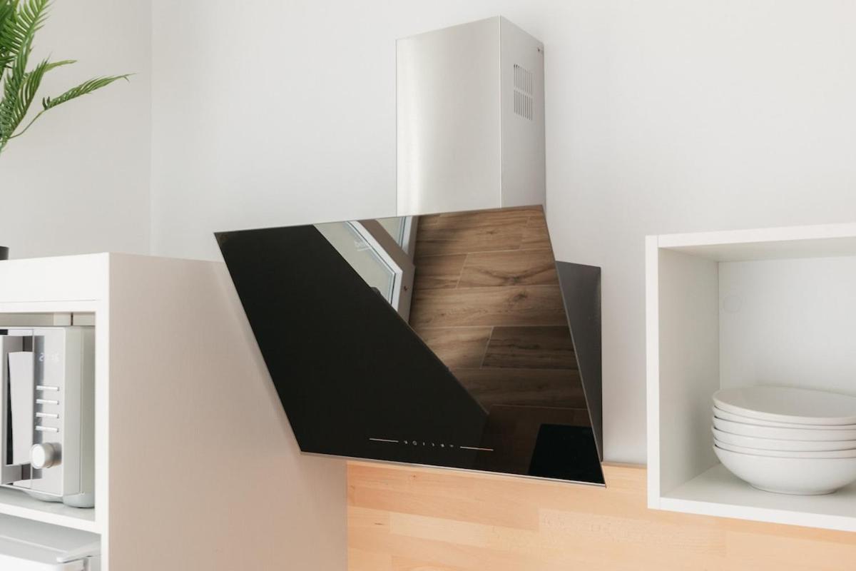 Stylish With Easy Access To Valencias Apartamento *