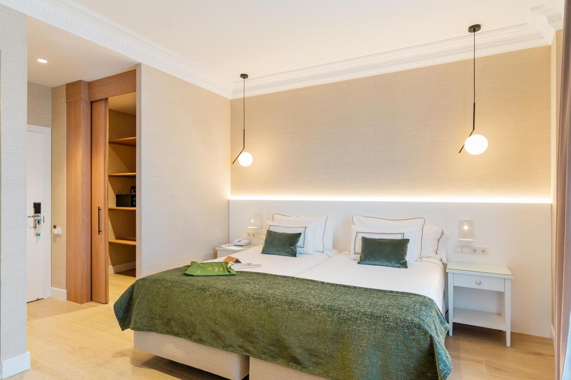 Melia Plaza Hotel