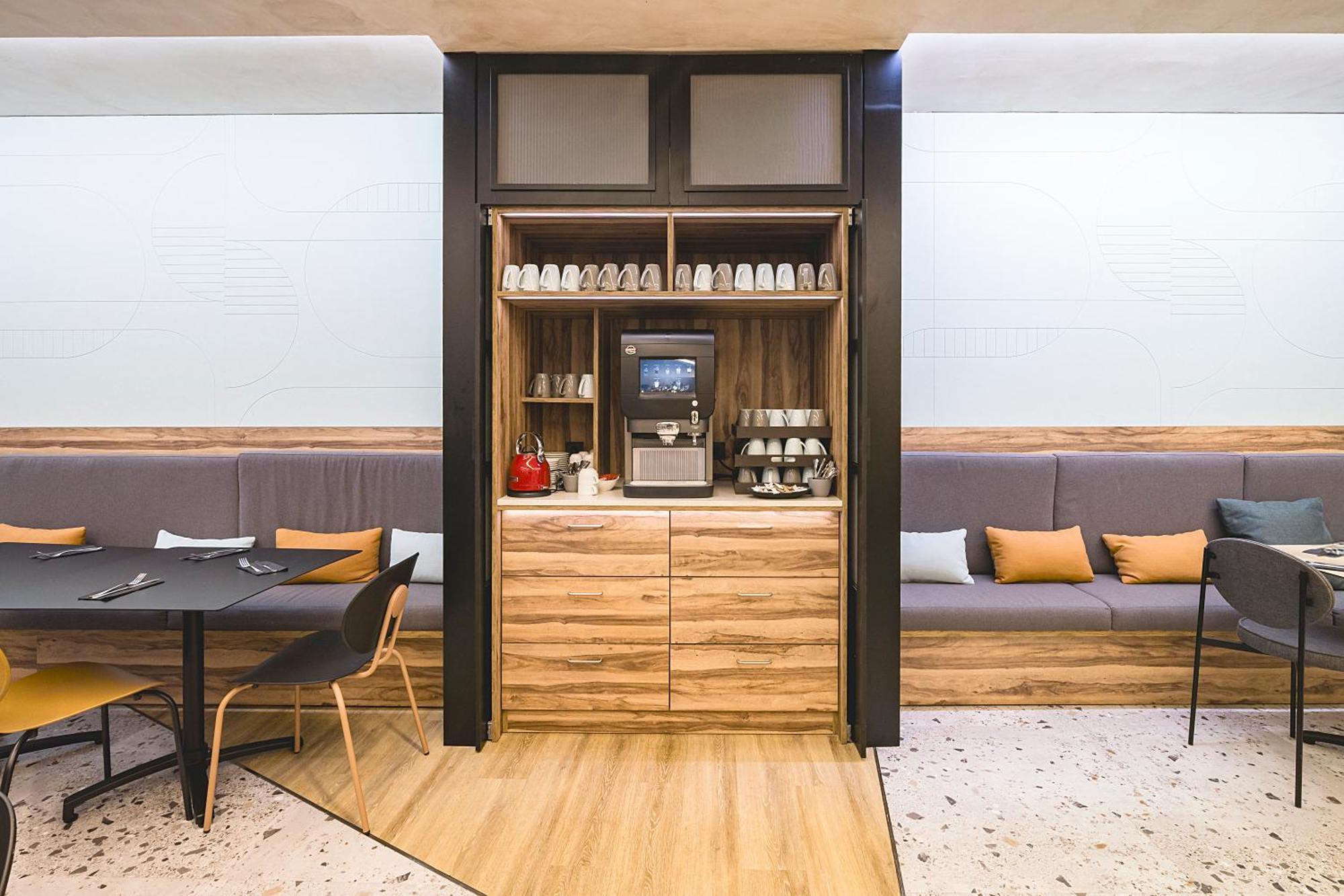 Expo Hotel