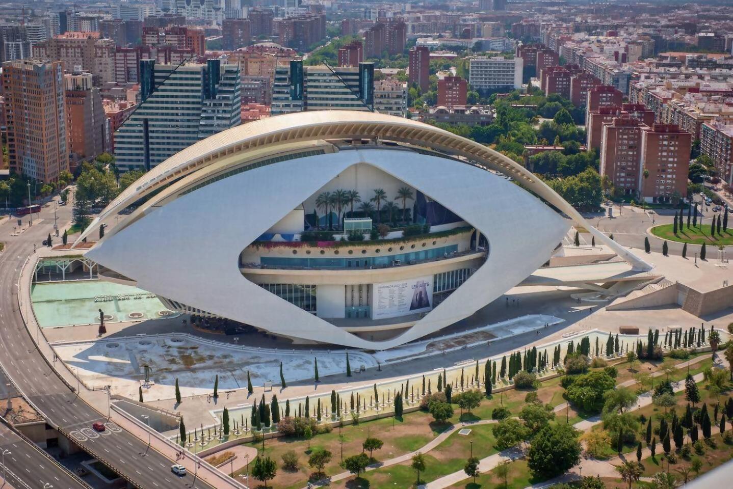 Romantic Roig Arena N1 Virkin *
