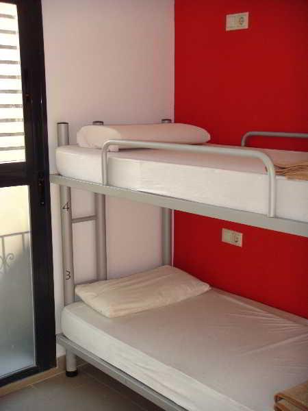 Center Youth Hostal *