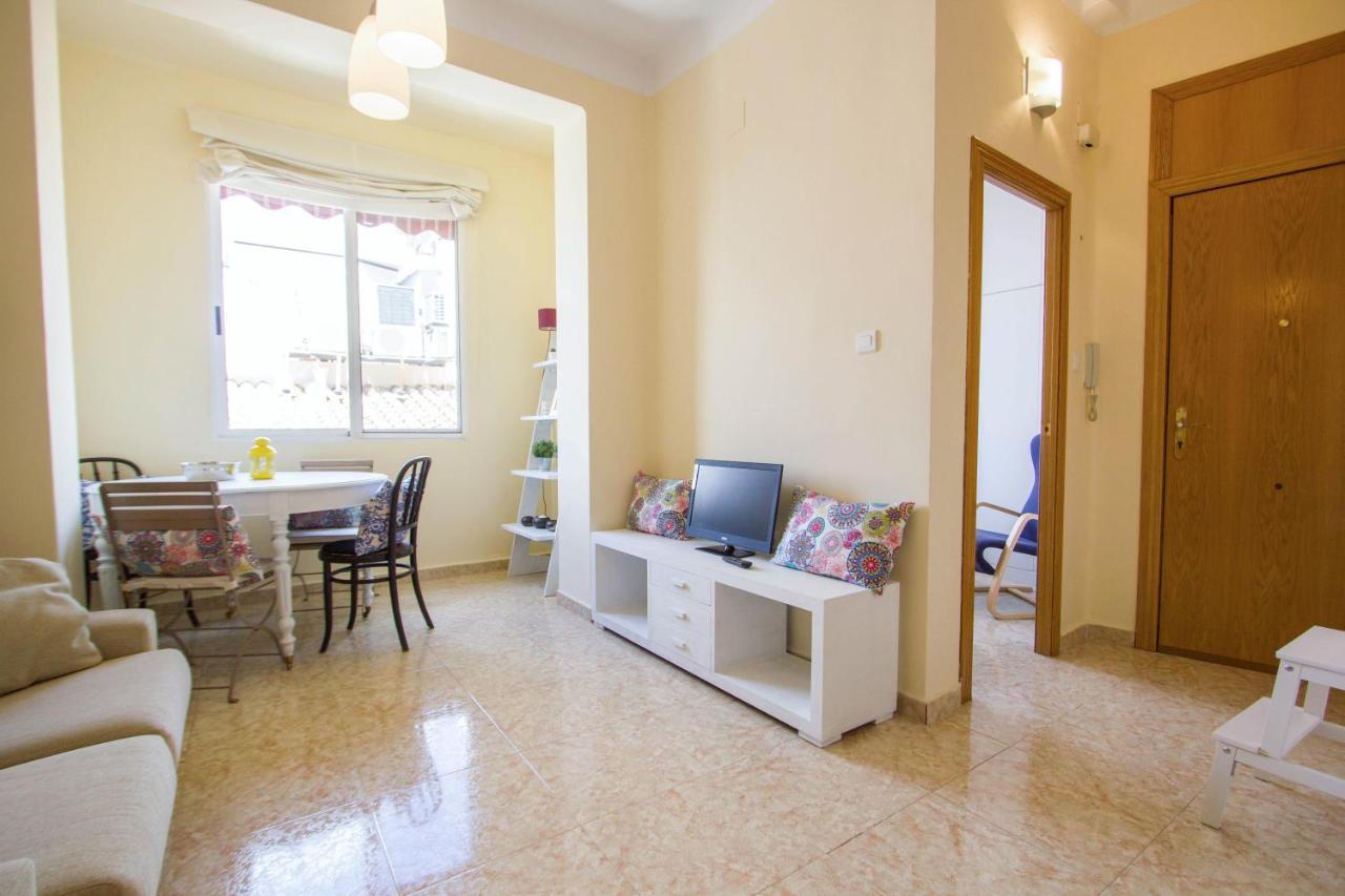 Old Town Apartment *