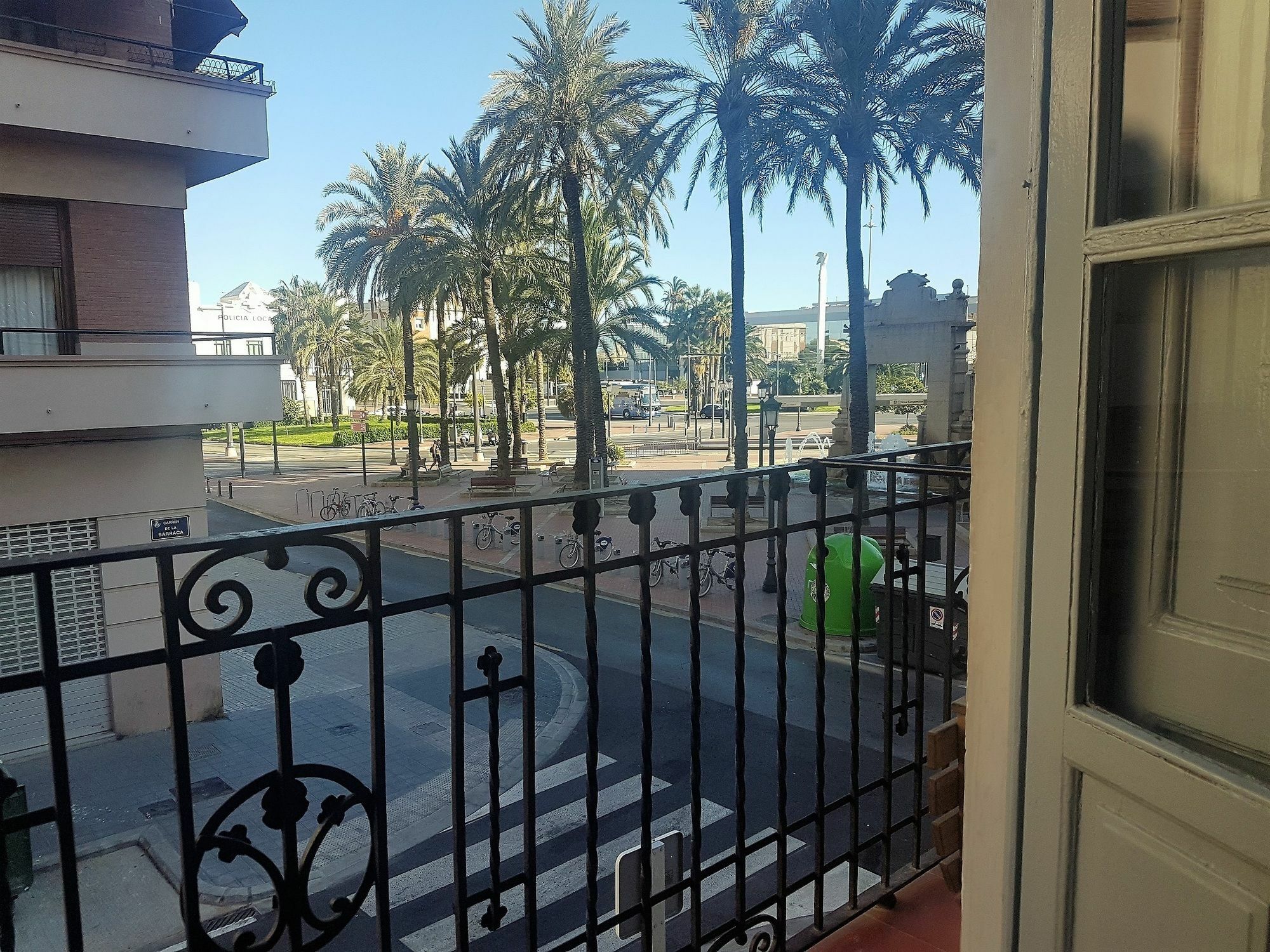 Con Vistas A La Marina Real *